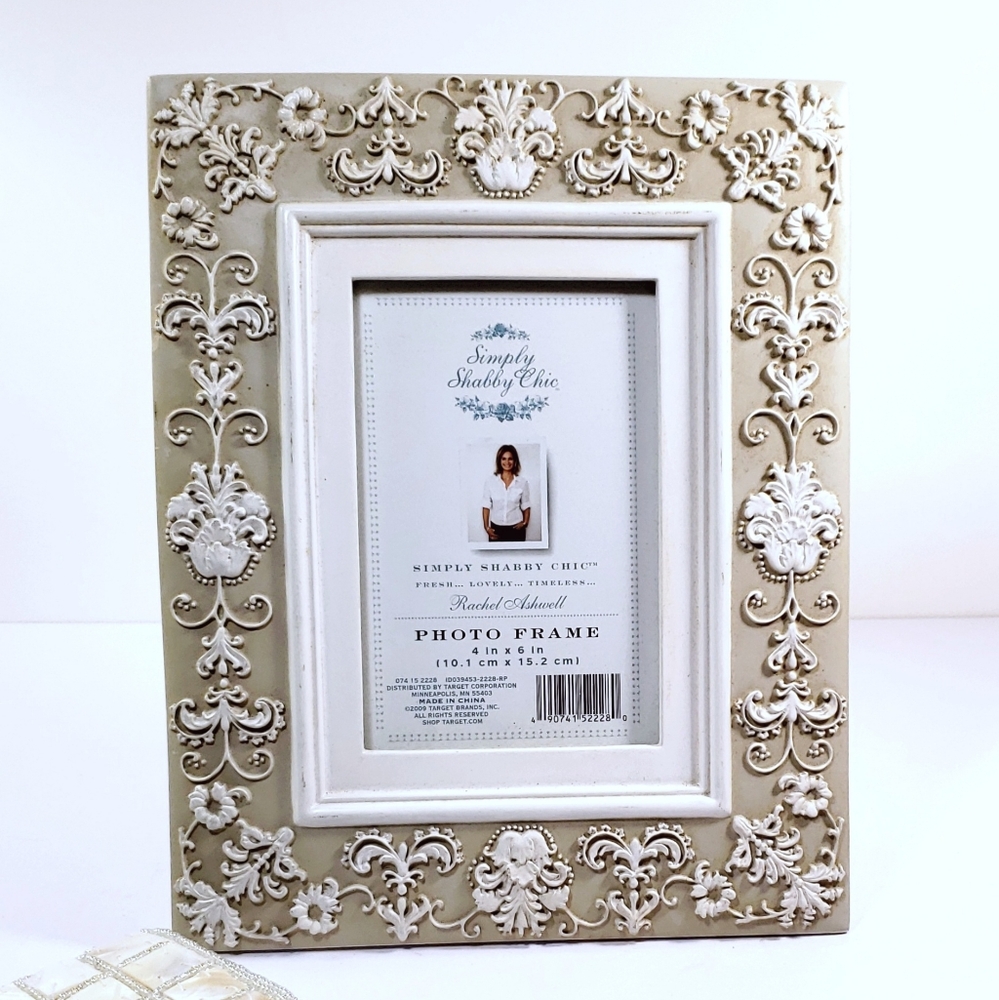 Simply Shabby Chic Ornate Easel Frame Tabletop Photo Frame